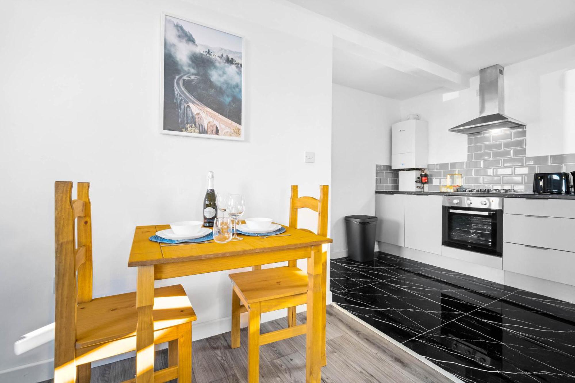 סמת'וויק Modern Apartment - Cradley Heath - Top Rated - Netflix - Wifi - 1Mh מראה חיצוני תמונה